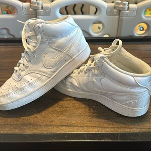 Nike Court Vision Mid Next Nature
Men's Shoes. Size 7